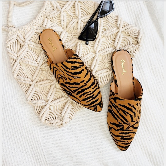 ποΈ//The Marcy// tiger stripes mule flat - Picture 3 of 7